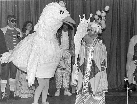 Priscilla the Goose and Eggyolka the Queen